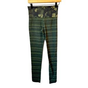 Lululemon women SZ 4 Skinny Groove Pant II Green Butterfly Leggings